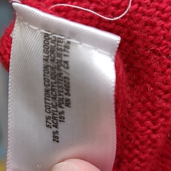 Old Navy V-neck sweater, size small, red - Picture 5 of 7